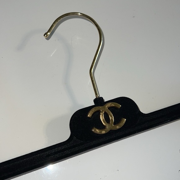 3 pcs Gold plated Chanel CC auth black velvet hangers boutique pant skirt jacket - Picture 2 of 7